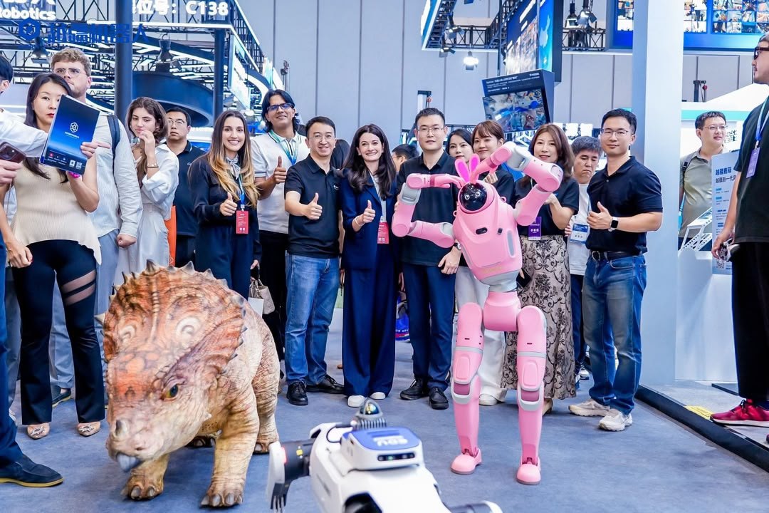 Na stánku DOBOT: dinosaurí robot Sinoceratops
